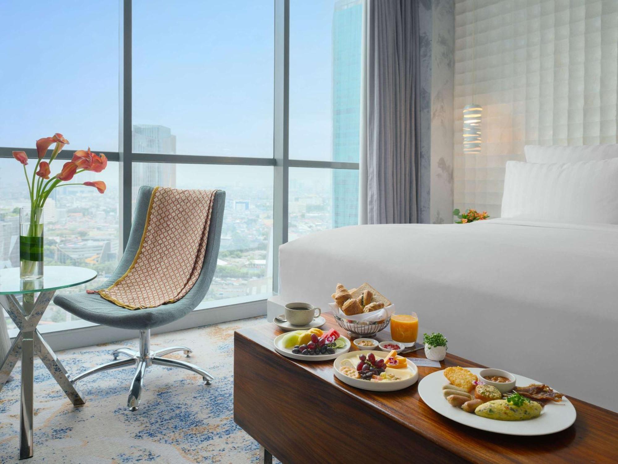 Pullman Jakarta Central Park Exterior foto A suite at the hotel